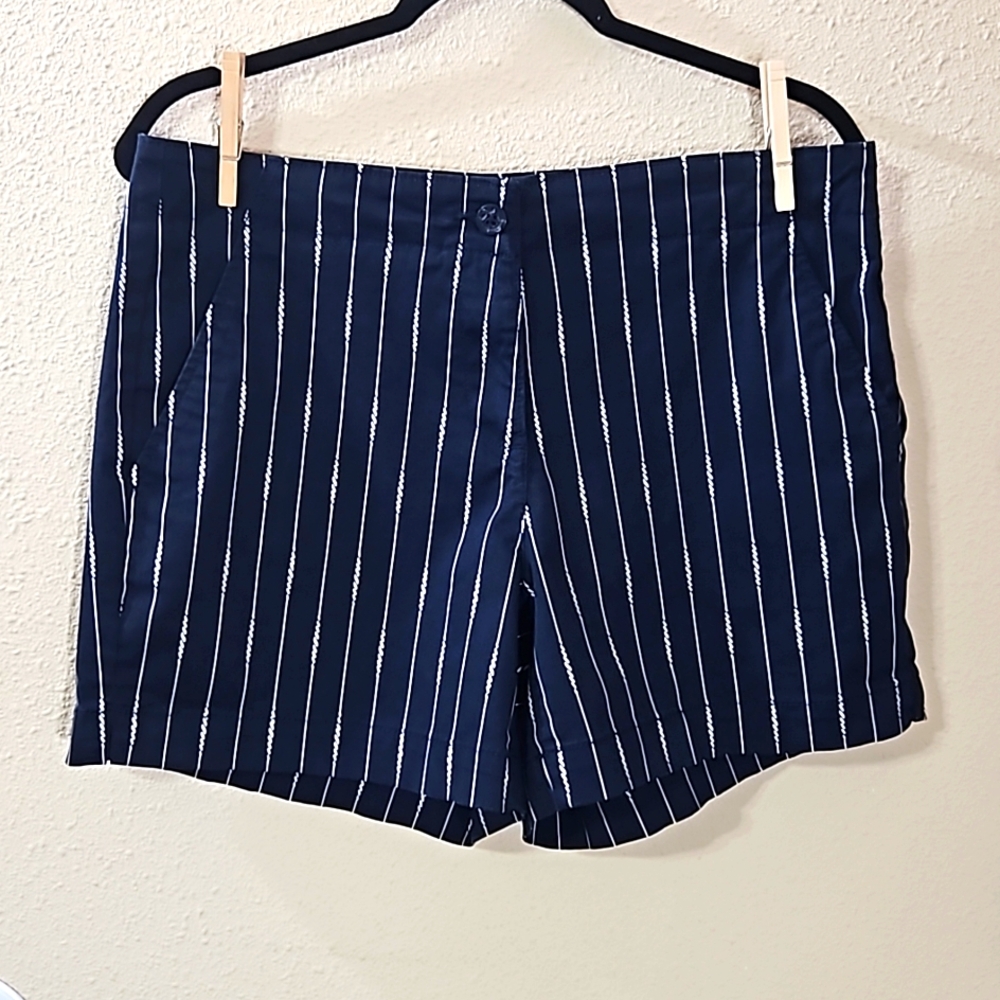 Nautica Women's Mid-Rise Blue & White Striped Twill Shorts Size 10